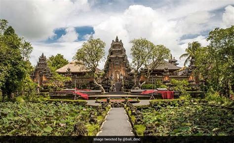 german women in bali|Tourist arrested over nude Bali temple act: ‘Sad to see this。